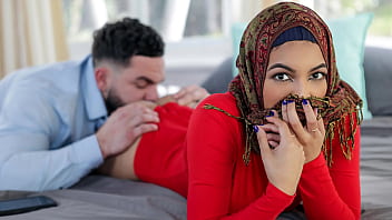 Stepbro gives his Muslim stepsister a pre-marriage lesson in sexual pleasure