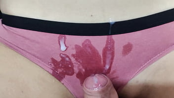 A girl's first sexual encounter with a big dick